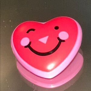 Vtg Hallmark Valentines Day Heart-Shaped Red & Pink Smiley Winking Brooch/Pin